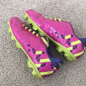 Girls classic sport soccer cleats